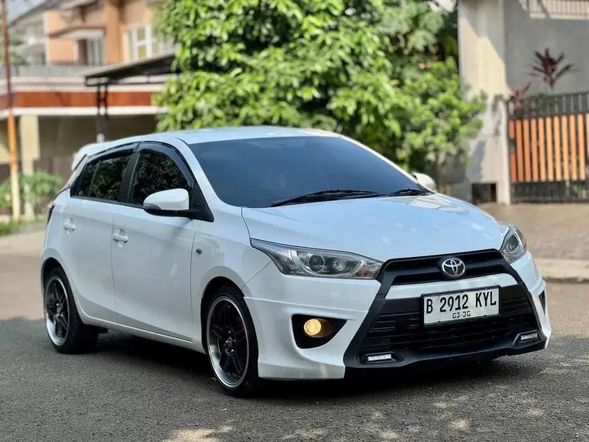 MURAH!!YARIS 1.5 E MT 2014 SIAP PAKAI