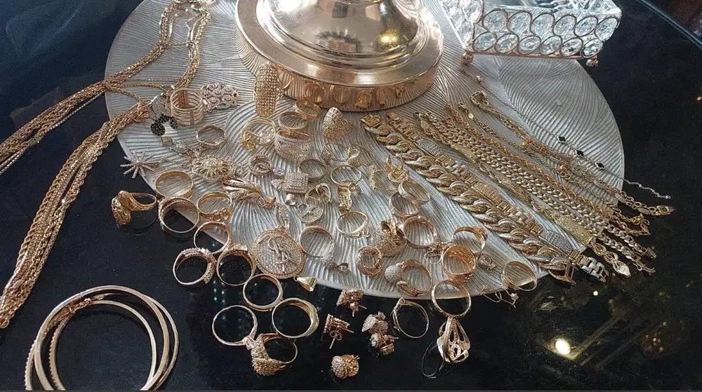 Terima emas dan berlian tanpa surat cod