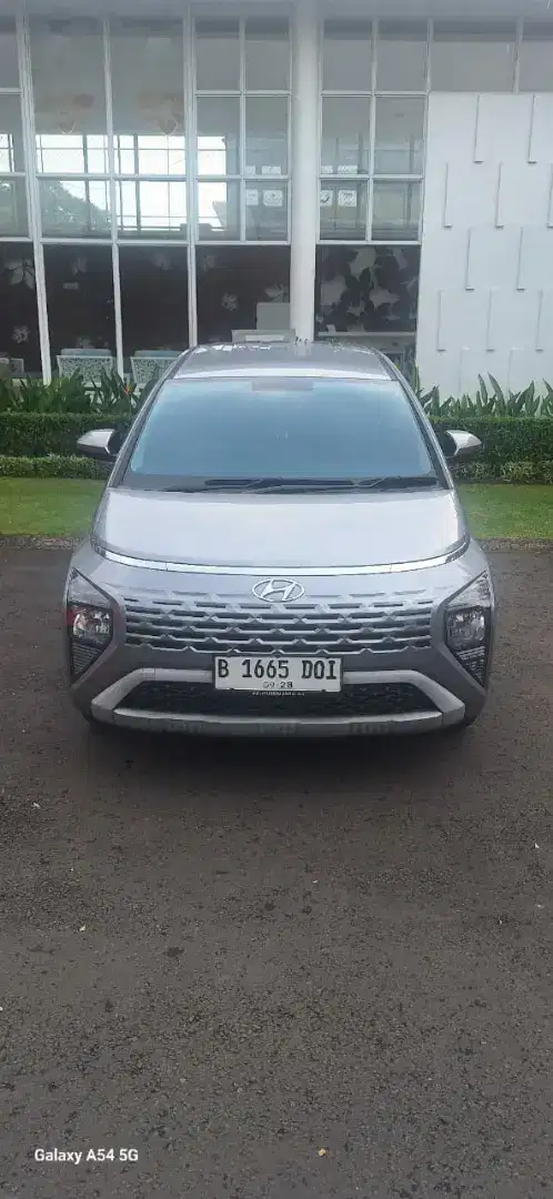 Hyundai stargazer 2023 silver mulus