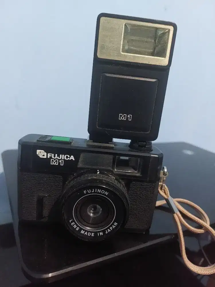 Kamera Fujica M1