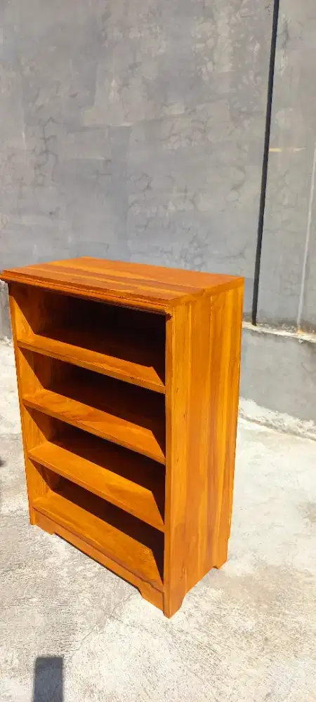 Rak buku atau sepatu lemari kayu jati