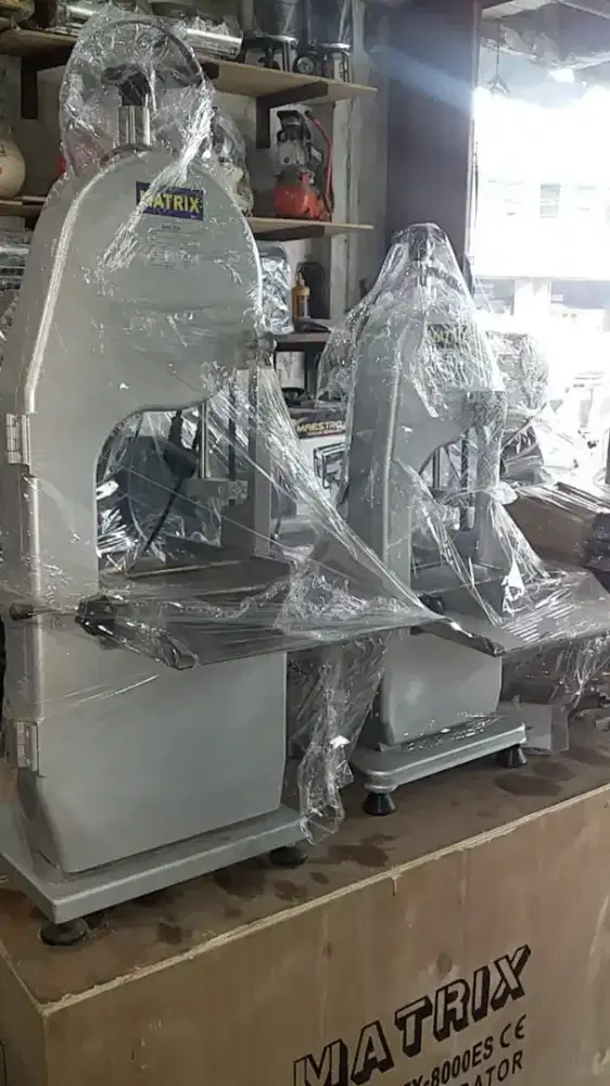 Mesin potong tulang dan daging beku