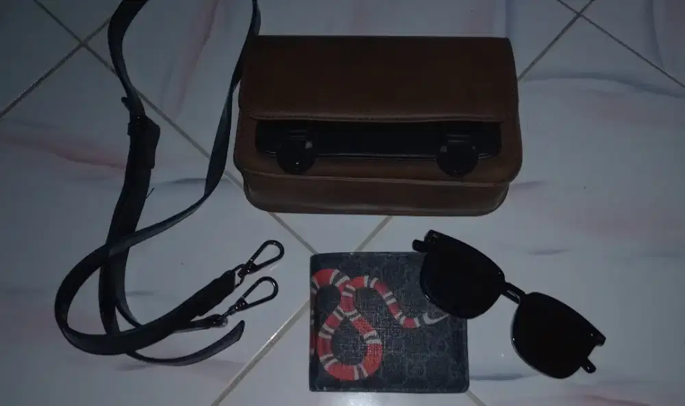 Dijual cepat. Tas keren, import no brand. Mulus nominus + Bonus