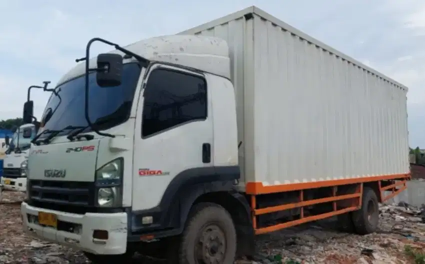 Isuzu GIGa FVR 240PS Box Besi 7.5m Ors Turbo Euro2 BioSolar fuso
