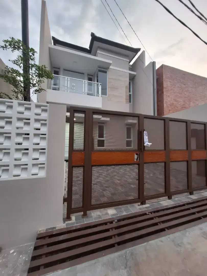 Rumah Keren Dekat Rajamantri & Circle K Buahbatu
