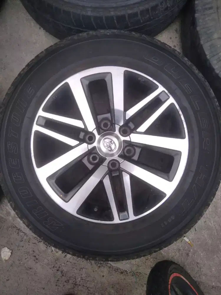 Velg TOYOTA fortuner Vrz ring 18