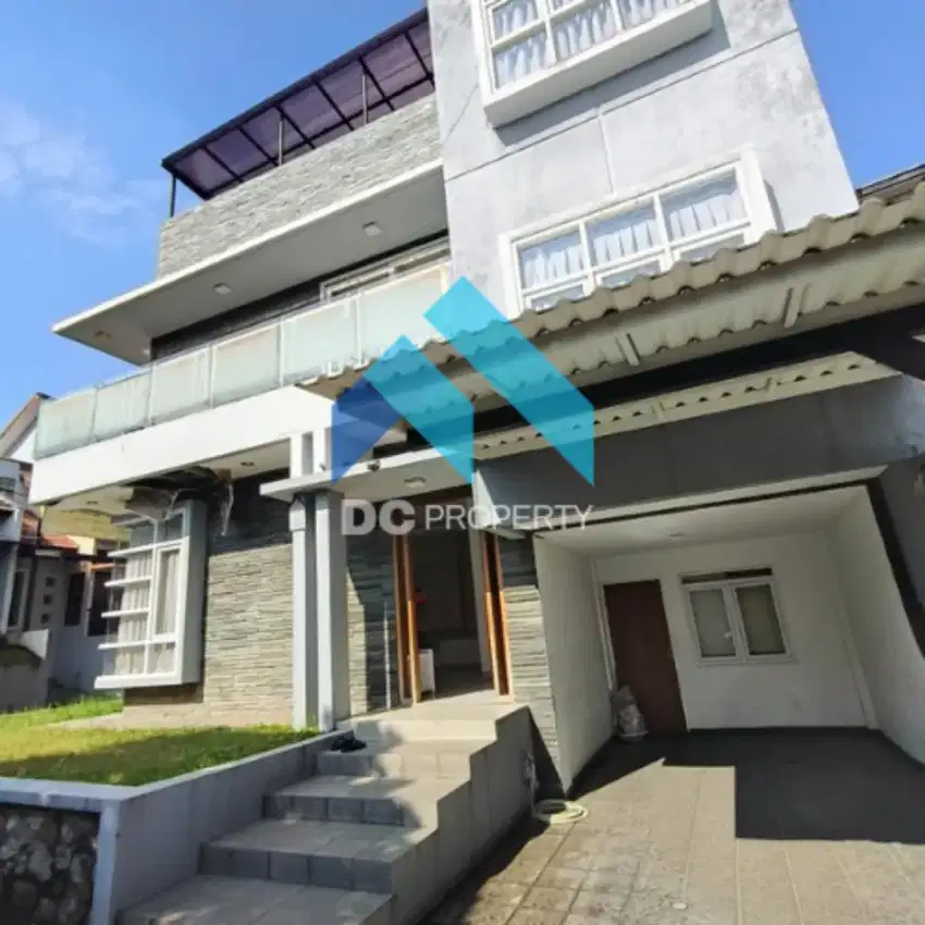 Rumah modern terawat perumahan sariwangi dekat Gegerkalong Pasteur