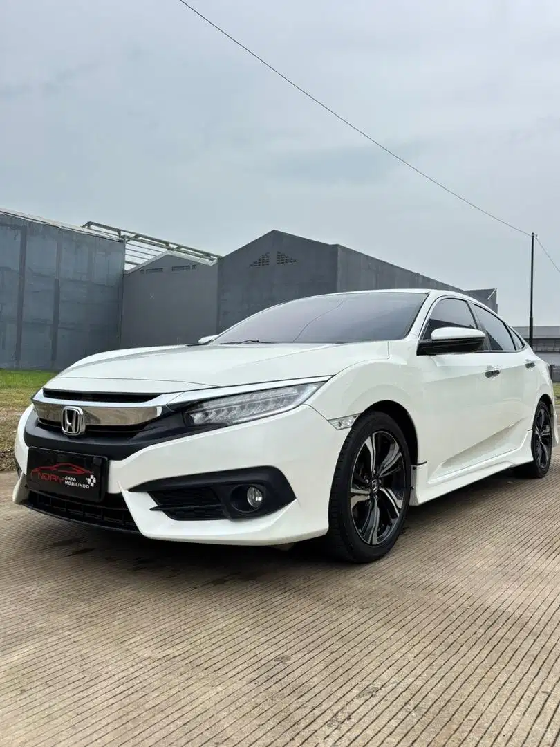 Honda Civic Turbo 1.5 TC CVT ES Sedan 2016 Automatic ( Putih Metalik )
