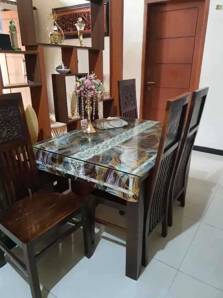 Meja makan  kayu uk 120cm x 90cm dan 4 kursi kayu