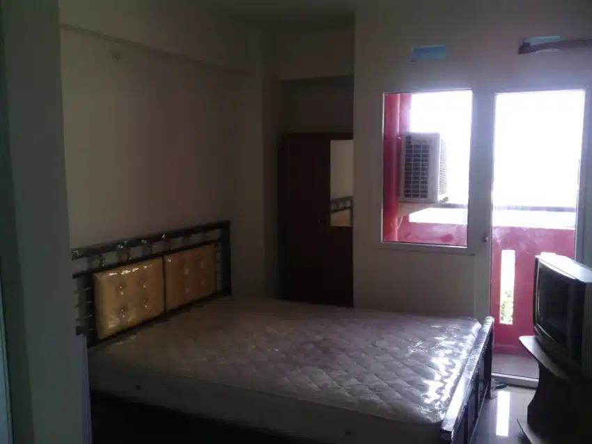 Apartemen Tipe Studio di Green Pramuka City Tower Depan