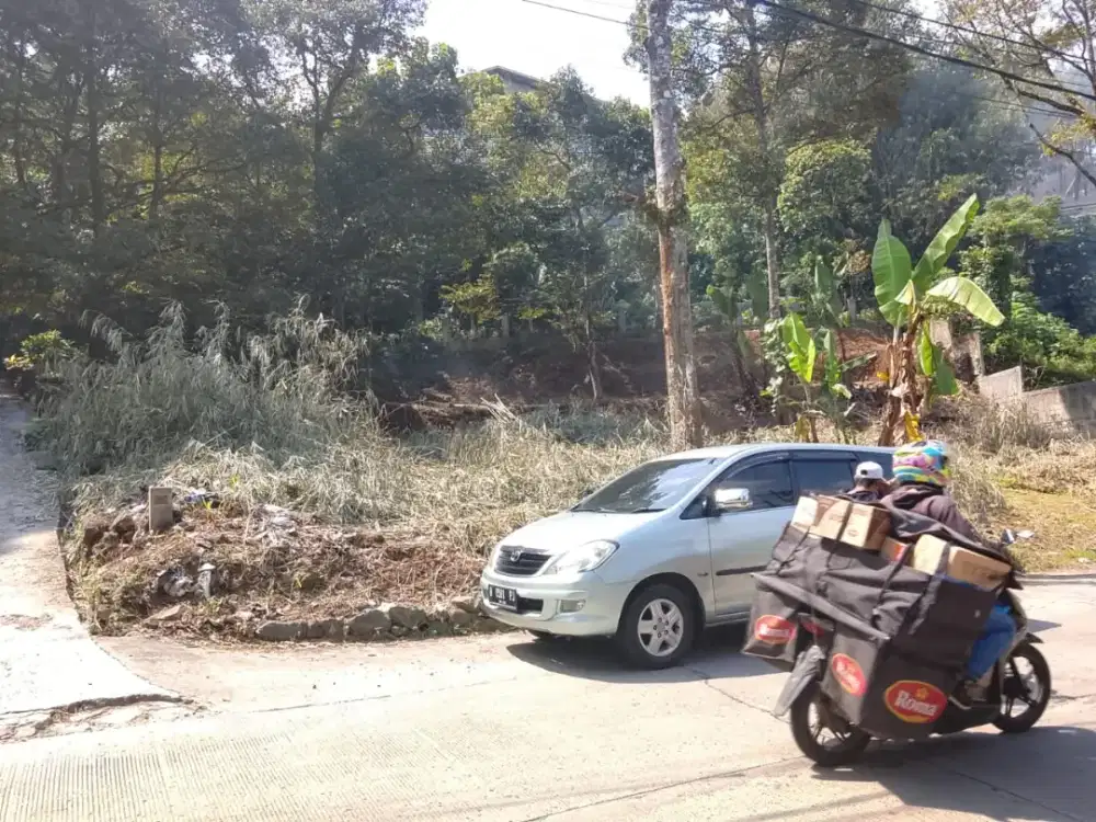 Tanah kosong pinggir jalan cocok Indomaret