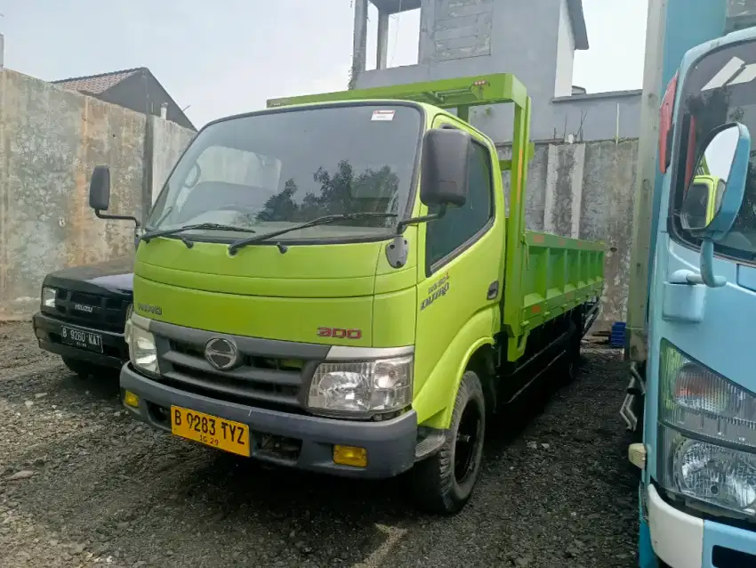 Hino Dutro Engkel Long 4 Roda 110 SDL Bak Besi Triway