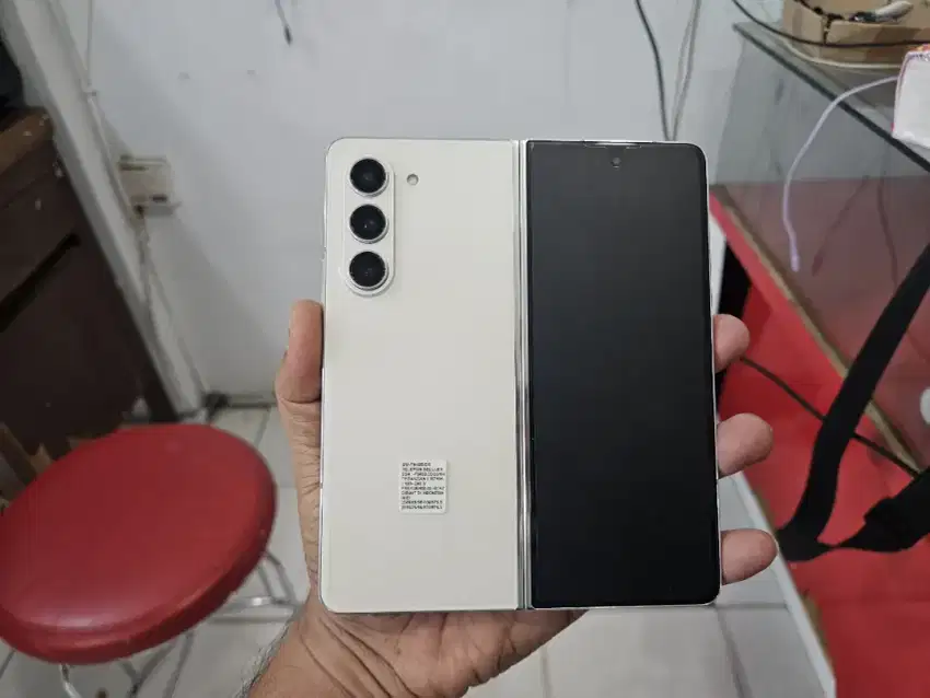 Samsung Z fold 5 12/512gb mlusnlengkap