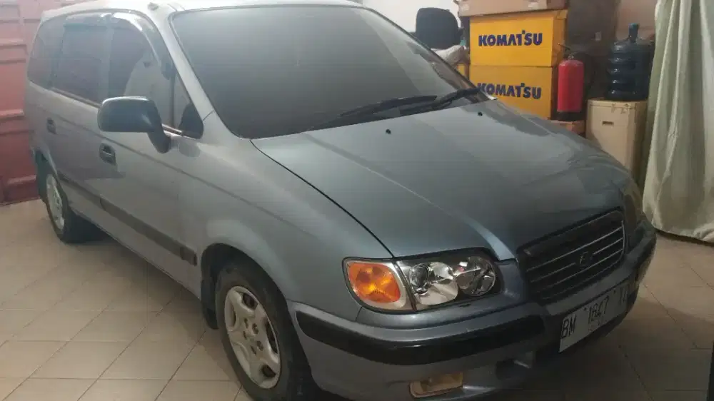 Mobil Terawat Hyundai Trajet