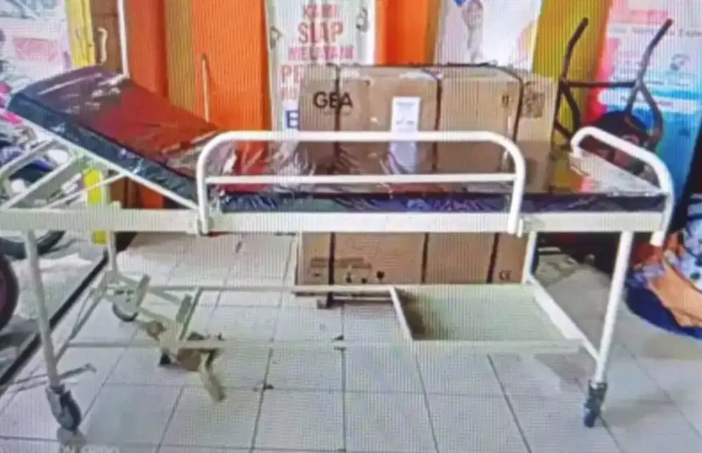 Bed UGD besi untuk ruangan IGD