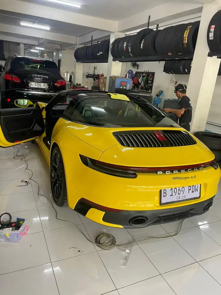 Pasang sticker mobil , wrapping, cutting dll