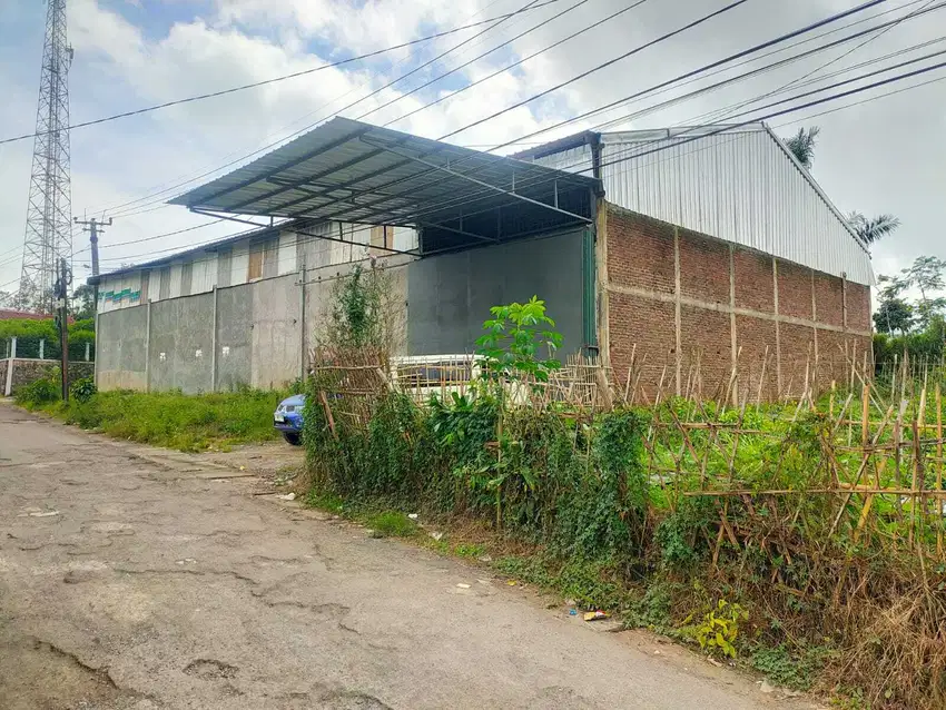 Gudang Baja Siap Pakai di Cilawu Garut, SHM Luas & Kokoh