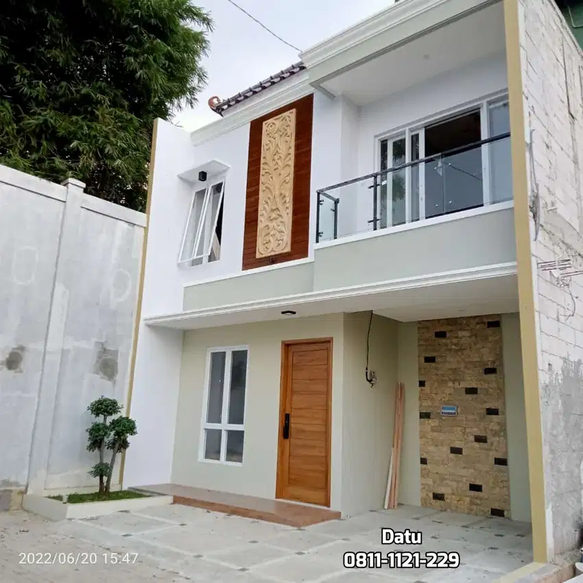 Rumah 2 Lantai Tugu Cimanggis Depok Gaya Bali Lokasi Pinggir Jalan