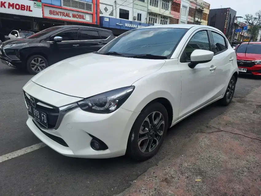 MAZDA 2 GT SKY ACTIVE AT AUTOMATIC 2015 PUTIH