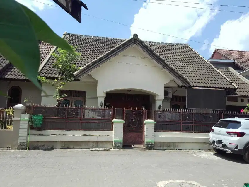 RUMAH MURAH STRATEGIS DEKAT JL RAYA KADISOKA MAGUWOHARJO SLEMAN YOGYA