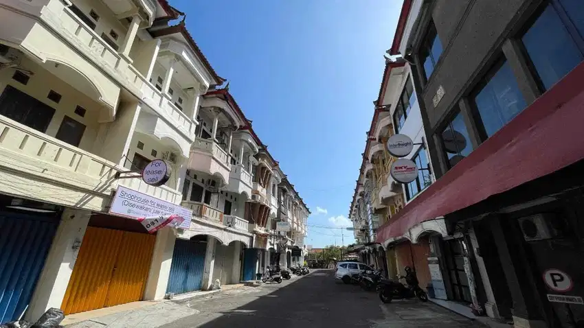 Ruko 3 lantai Simpang Siur Kuta Pertokoan Segitiga Emas