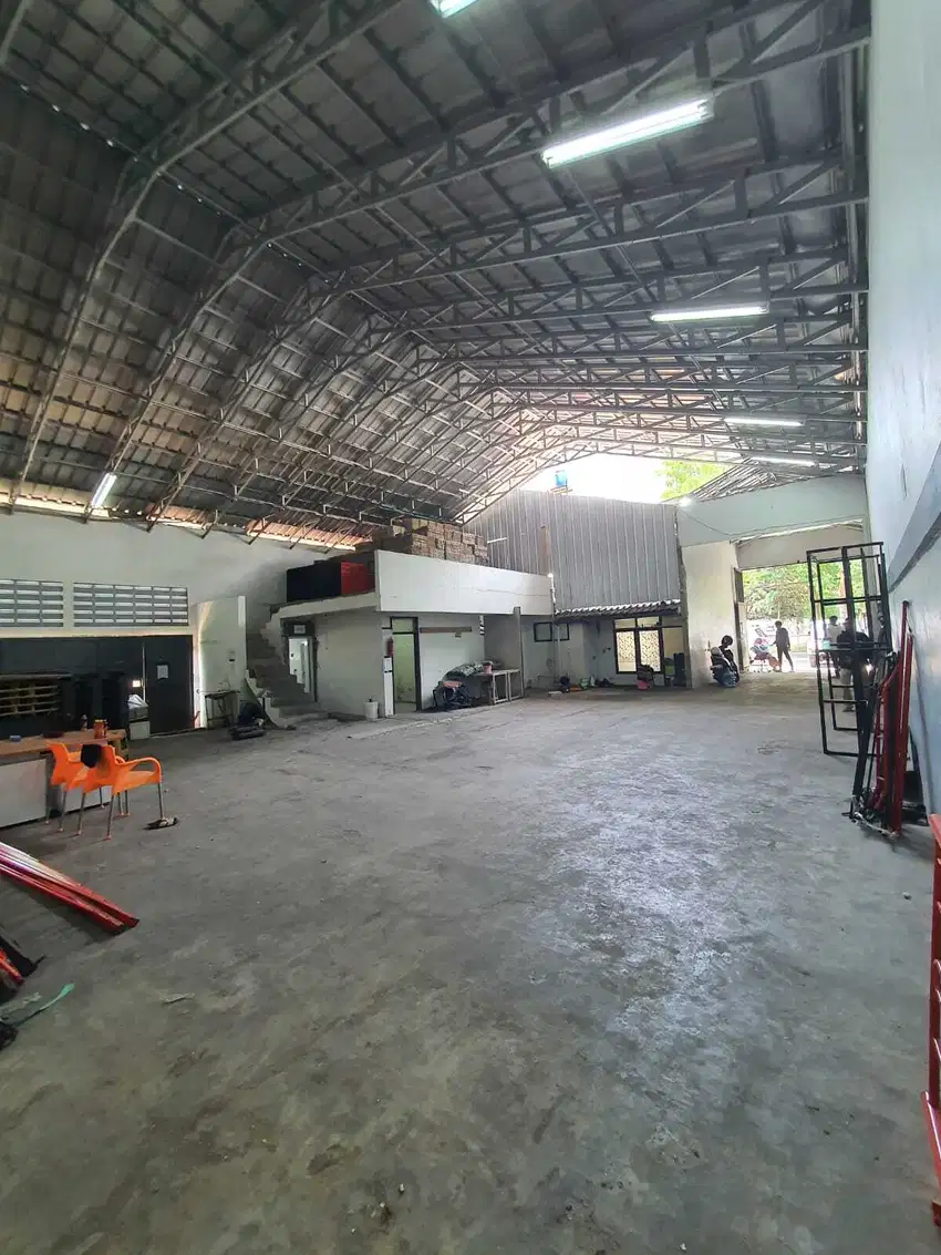Gudang Strategis Arcamanik SHM, Akses Kontainer, 445m²