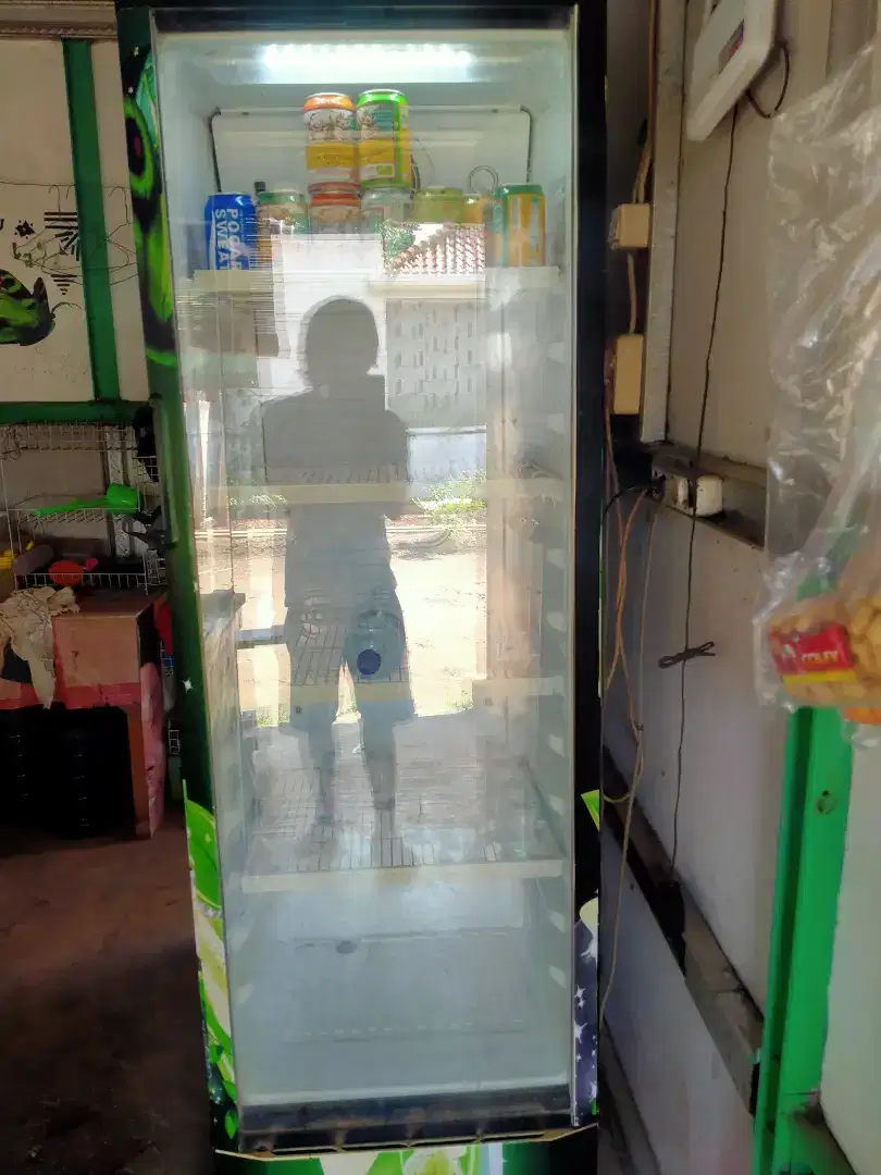 Di jual showcase 1, 5 jt