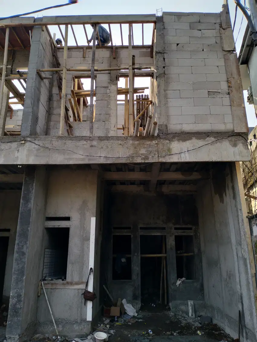 RUMAH MURAH DUA LANTAI DLM CLUSTER DI CONDET JAKARTA TIMUR