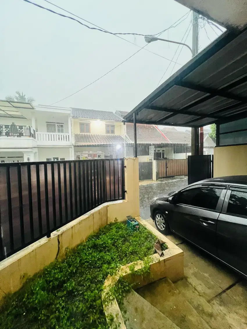 Jual rumah strategis di Taman Pajajaran.
