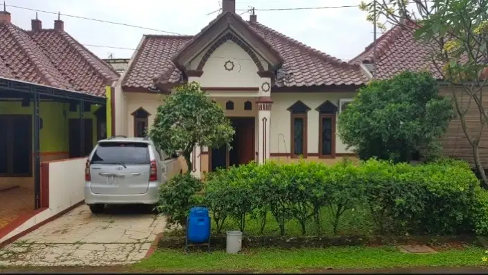 Dijual murah bgt  rumah  rusak hitung tanah di bawah harga NJOP di GDC