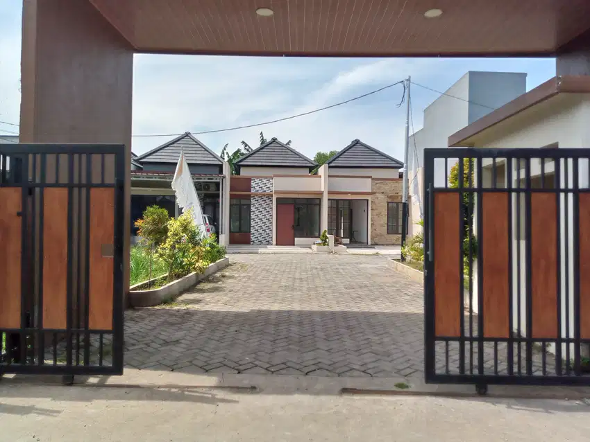Cluster baru ready stok disamping Graha raya bisa KPR