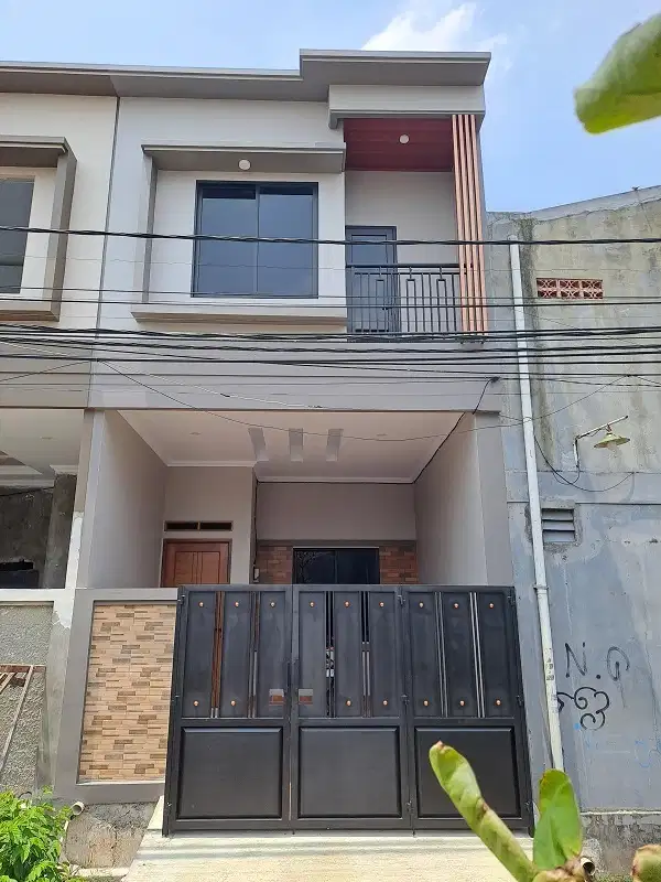 Rumah Baru, Minimalis Modern, Utara, Lokasi di Perum Cipondoh Makmur