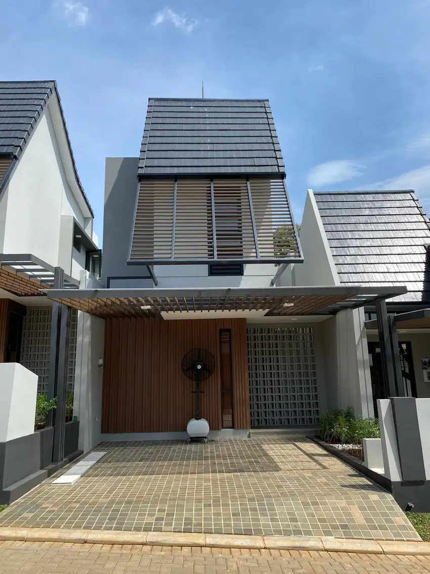 Rumah Murah 2 lantai lokasi strategis dekat pintu tol dan stasiun