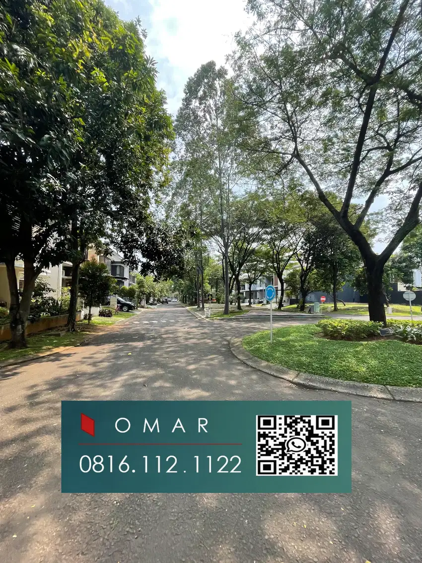 Depan taman lingkungan asri discovery bintaro luas 135 siap huni