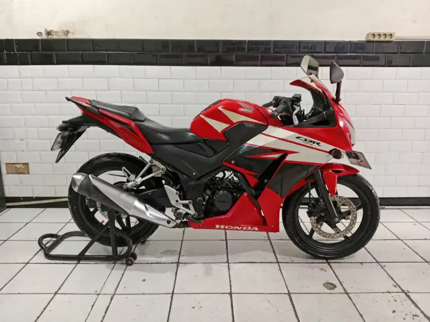 Cbr150r 2015 orisinil bagus