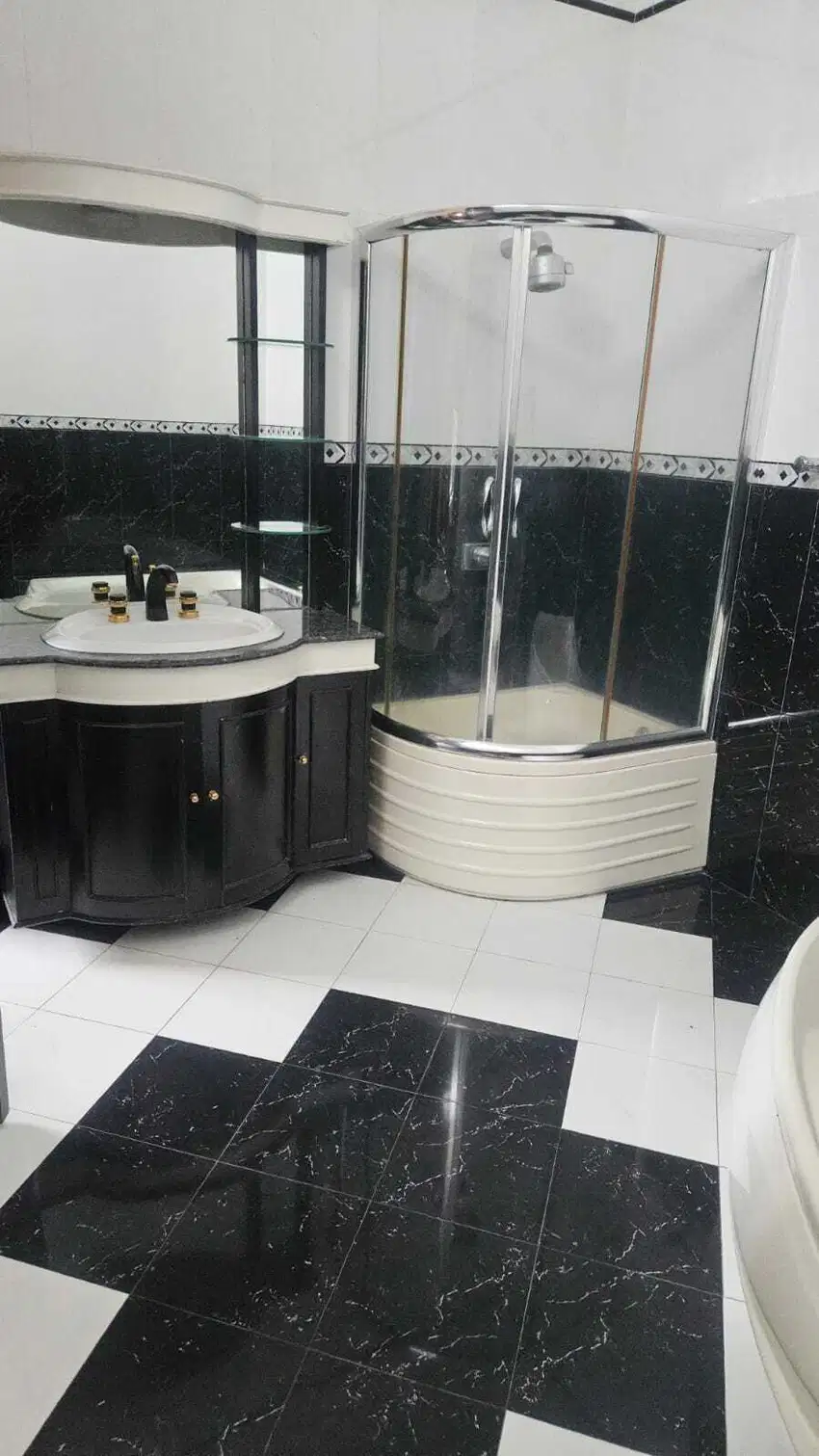 Dijual rumah lantai 2 lokasi teras ayung denpasar