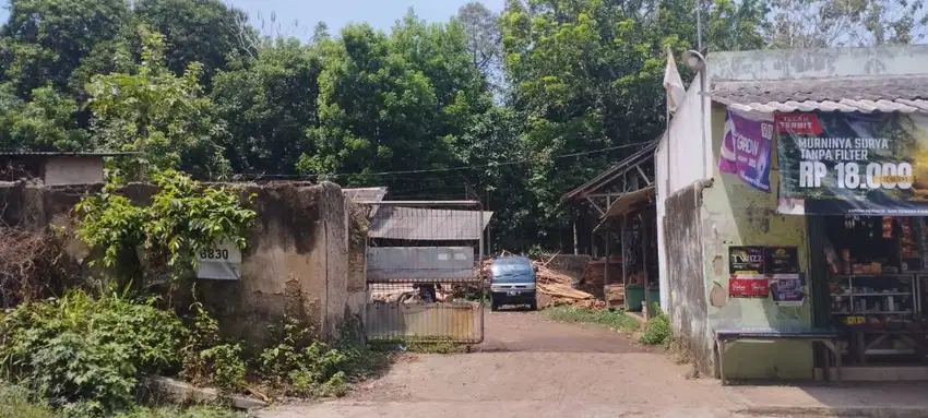 Tanah & Bangunan Workshop Pemotongan Kayu