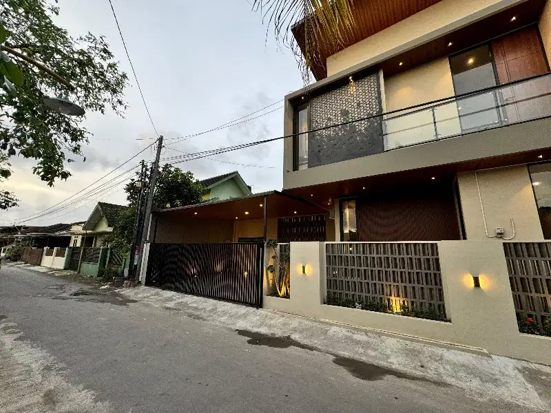 Dijual rumah mewah full furnished di purwomartani,kalasan