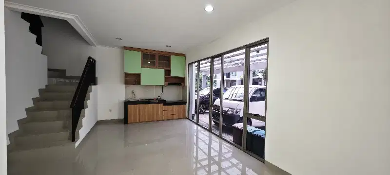 dijual rumah PIK 2 ukuran 8x10,semi furnish
