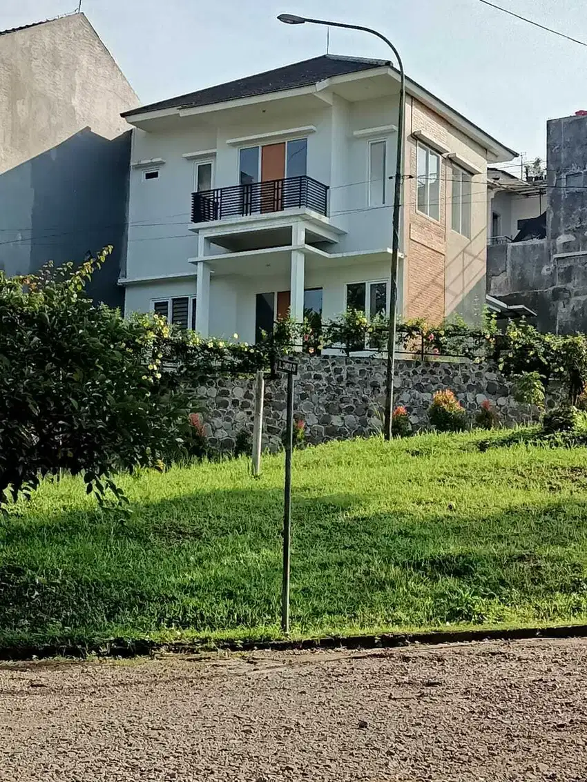 Rumah Siap Huni Di Setiabudi Regency
