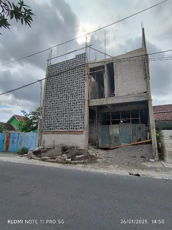 JUAL KOS BARU BU PINGGIR JALAN RAYA NEMPEL KAMPUS JOGJA 10 kamar