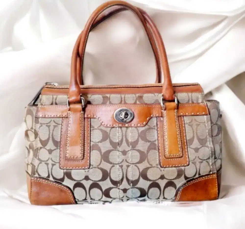 COACH TOTE BAG ADA 5 ITEM SILAHKAN MILIH JGN CHAT KLO NO SERIUS ORDER