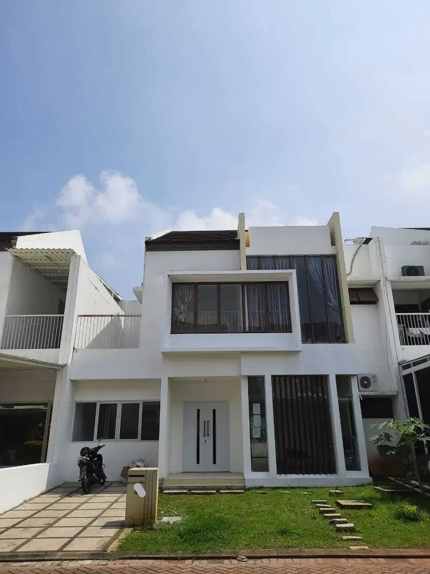 Dijual Murah Rumah Bagus SHM Jakarta Garden City, Jakarta Timur