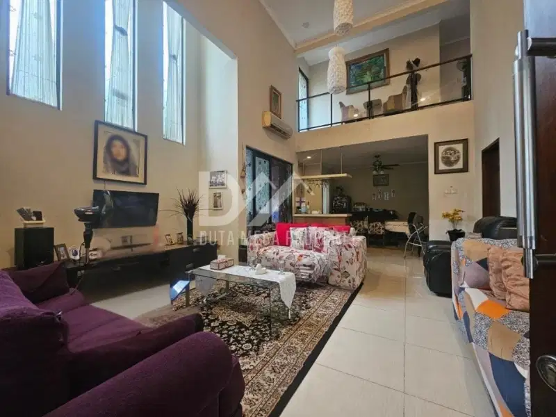 Rumah Hook Dijual Cepat Strategis di Graha Raya