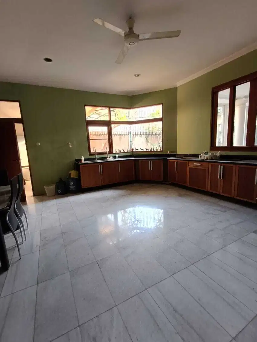 Rumah cluster one gate Sistem cipete dekat LRT dan bebas banjir