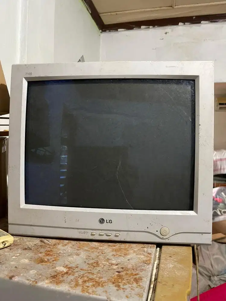 Monitor Tabung LG 17 inchi 710S