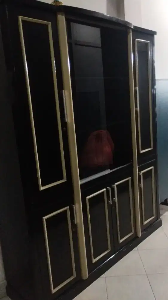 Lemari arsip bahan Kayu Kokoh