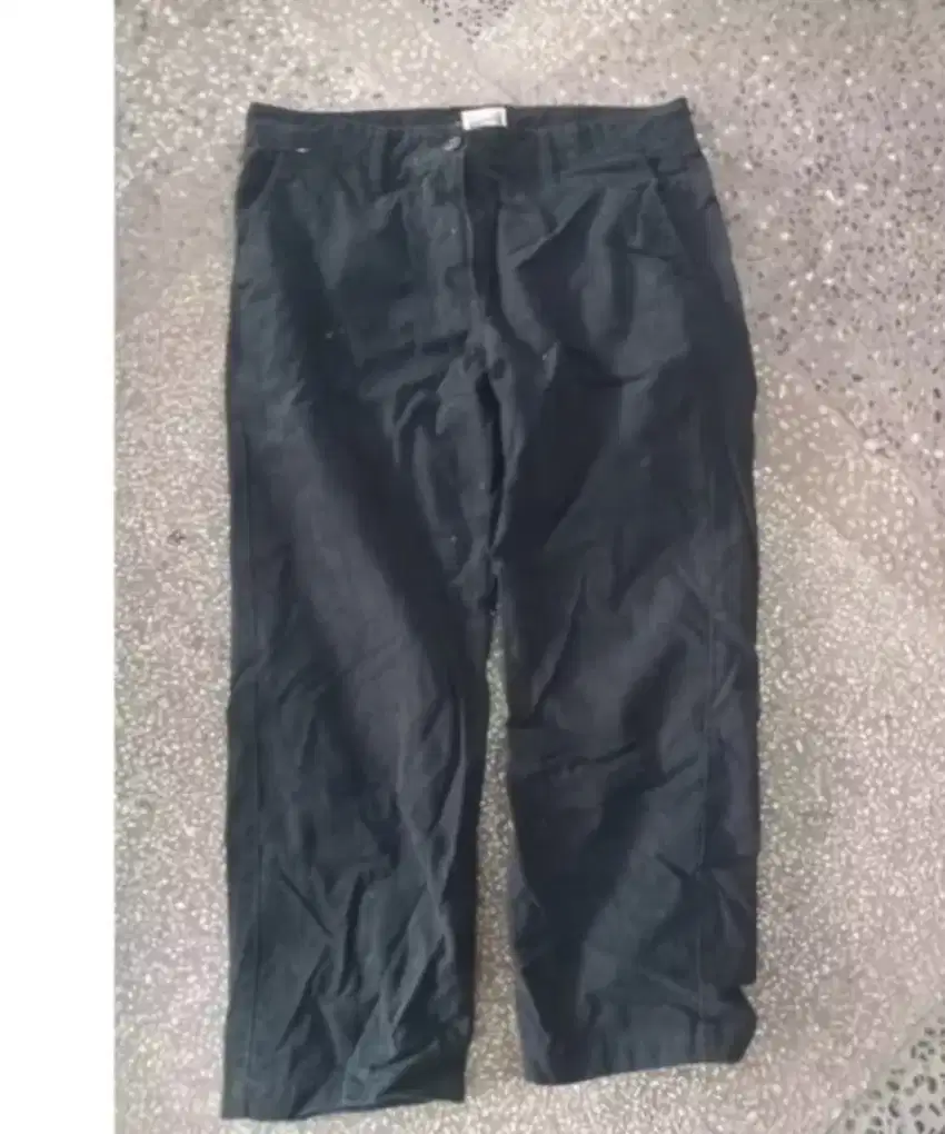 Celana jeans hitam size 34 kd robek