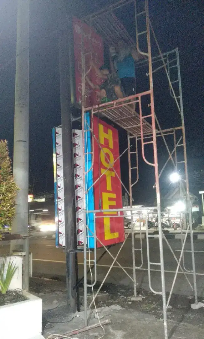 Neon Box ACRYLIC 150 an