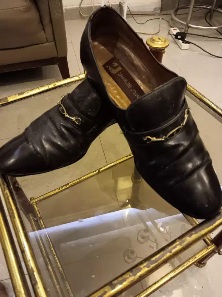 Sepatu pantovel charles yordan